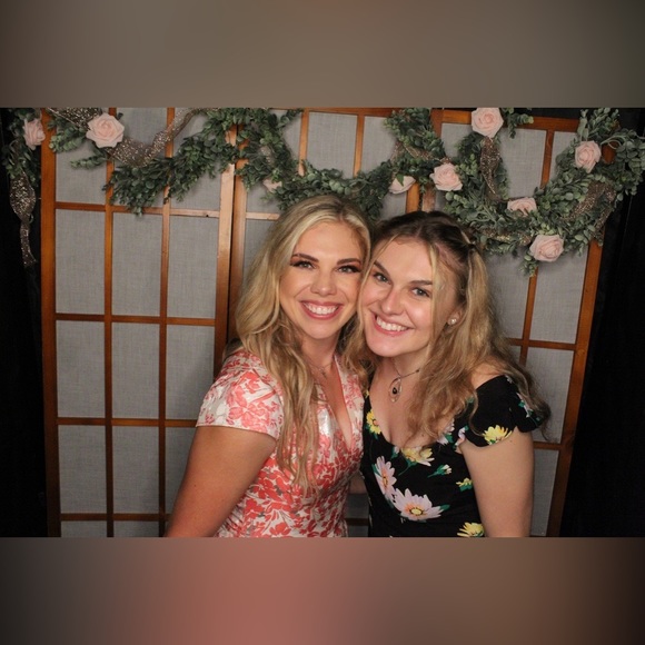 Meet your Posher, Taylor - Picture 11 of 11